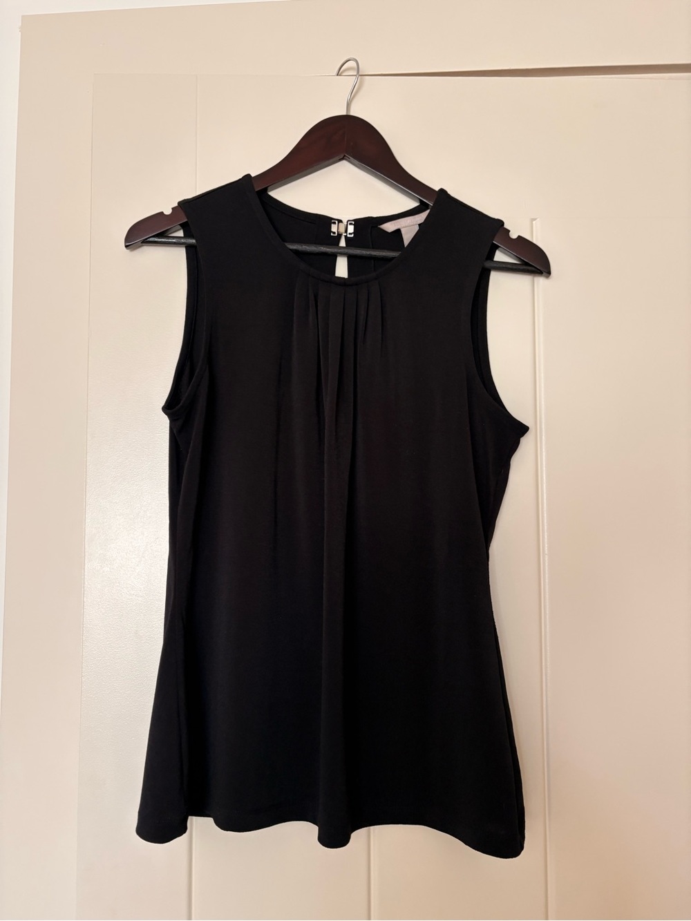 Banana Republic Black Sleeveless Pleated Neckline Top – Size S/P